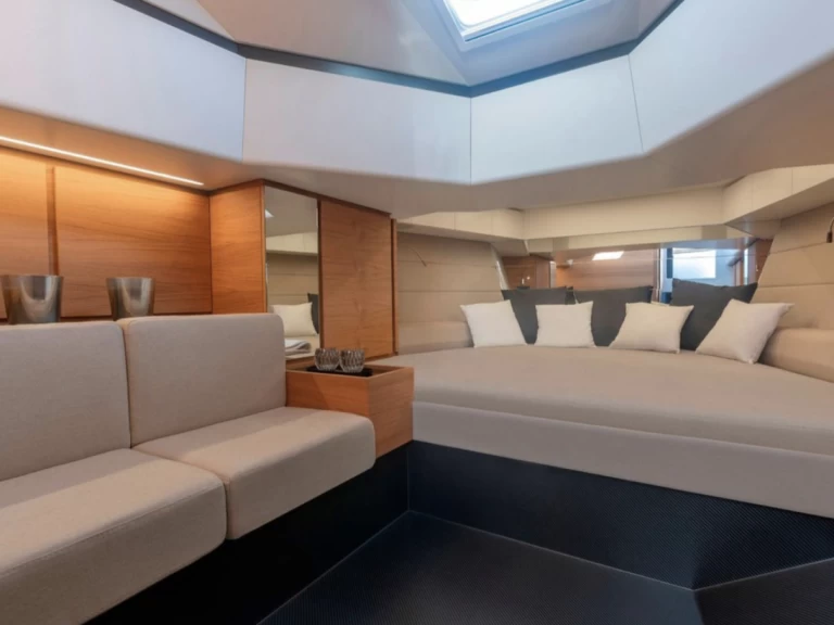 Motorboot te huur in Port de Saint Tropez voor de beste prijs