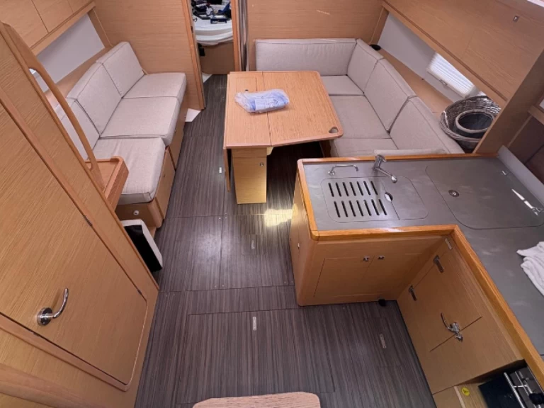 Bootverhuur Hyères goedkoop DUFOUR 390