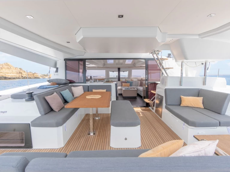 Huur een Fountaine Pajot Elba 45 in Ajaccio