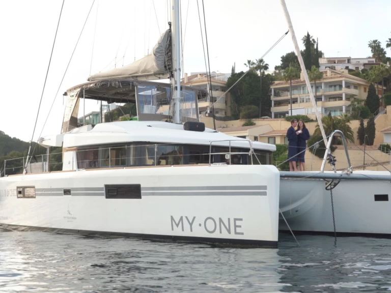 Verhuur Catamaran Lagoon met vaarbewijs