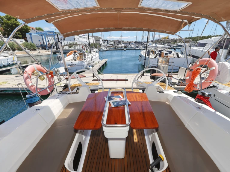 Jachthuur in Šibenik - Elan Impression 45 via SamBoat