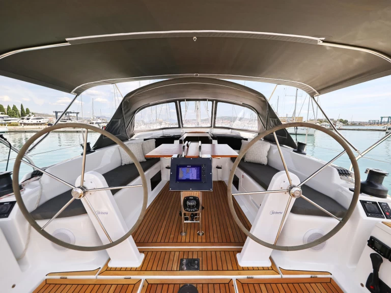 Huur een Hanse Hanse 418 in Seget Donji