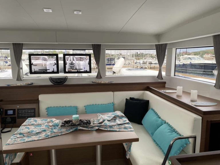 Bootverhuur Lagoon Lagoon 40 in Paros (Eiland) via SamBoat