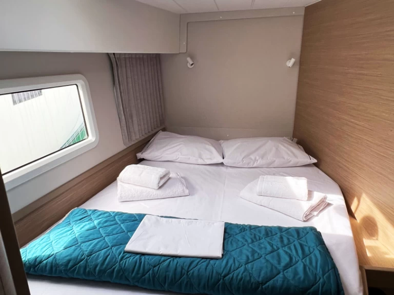 Bootverhuur Álimos goedkoop Lagoon 42