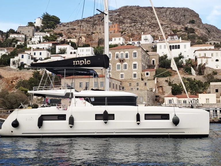 Catamaran te huur in Álimos voor de beste prijs