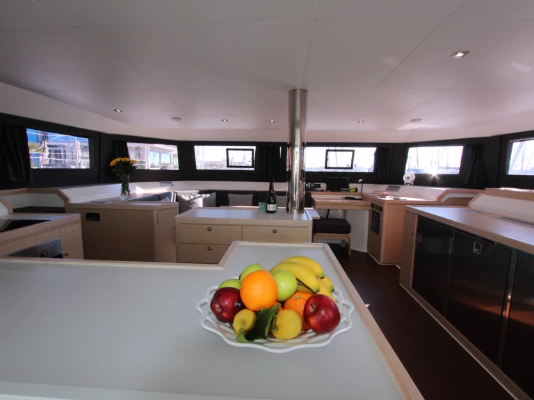 Huur een Dufour Dufour Catamarans 48 Sail in Castiglioncello