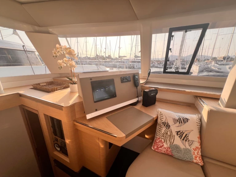 Bootverhuur Olbia goedkoop Astrea 42