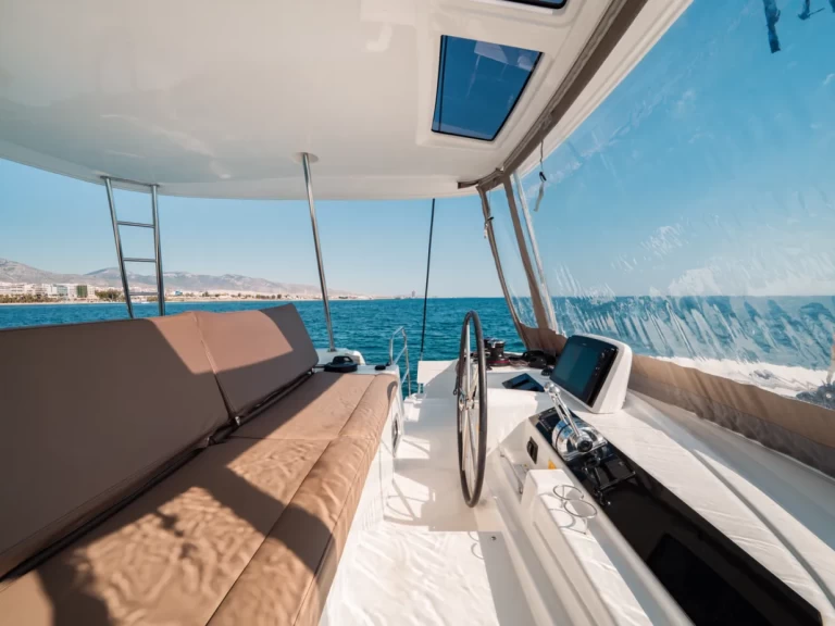 Bootverhuur Álimos goedkoop Lagoon 46