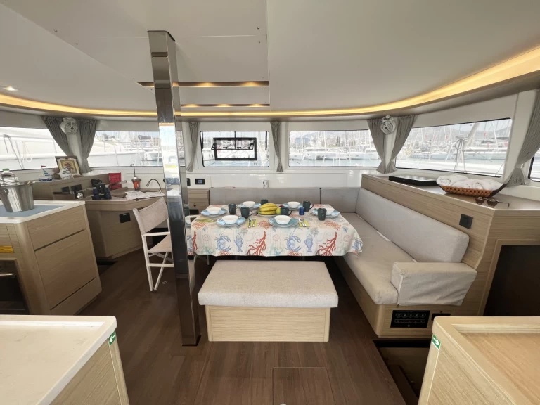 Verhuur Catamaran in Álimos - Lagoon Lagoon 46