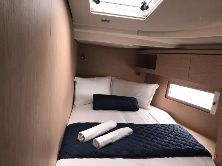 Bootverhuur Castiglioncello goedkoop Oceanis 51.1