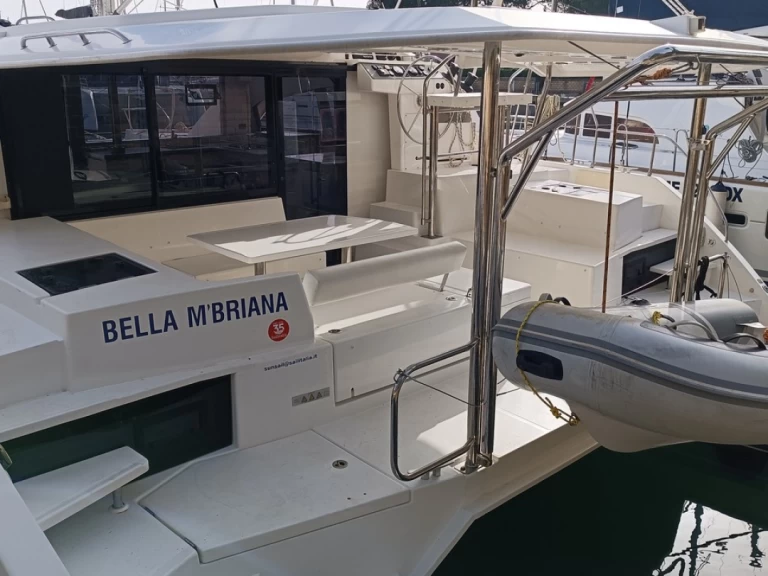 Verhuur Catamaran in Furnari - Leopard Catamarans / Robertson & Caine Leopard 40