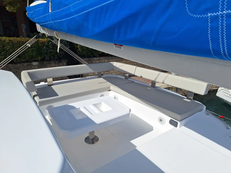 Verhuur Catamaran in Furnari - Leopard Catamarans / Robertson & Caine Leopard 42 - 4 cab.