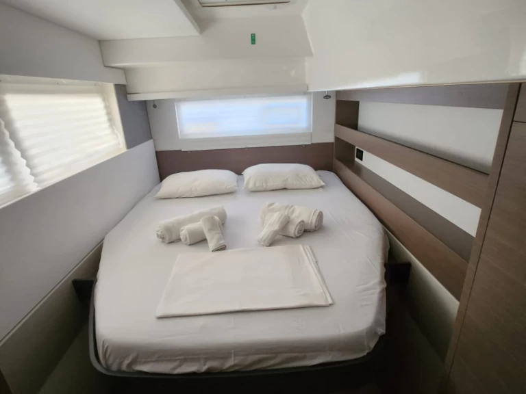 Verhuur Catamaran Leopard Catamarans / Robertson & Caine met vaarbewijs