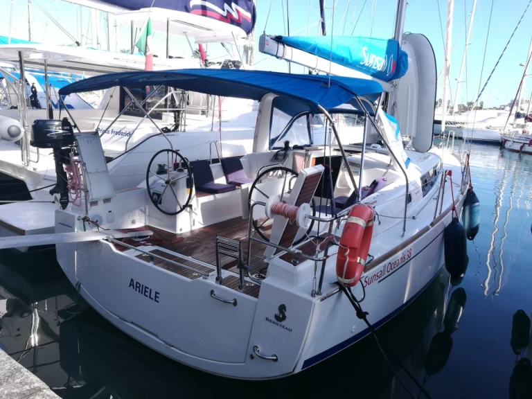 Bootverhuur Bénéteau Oceanis 38.1 in Furnari via SamBoat