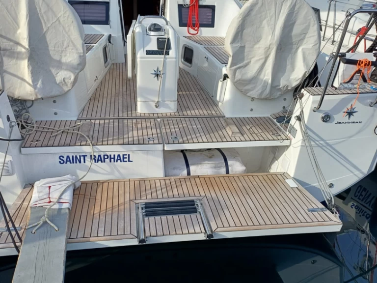 Huur een Jeanneau Sun Odyssey 410 in Procida