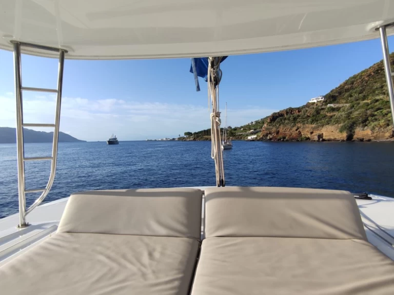 Bootverhuur Lagoon Lagoon 46 in Furnari via SamBoat