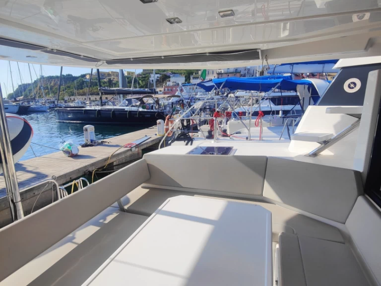 Leopard Catamarans / Robertson & Caine Leopard 42 - 4 cab. te huur van particulier of professional in Procida