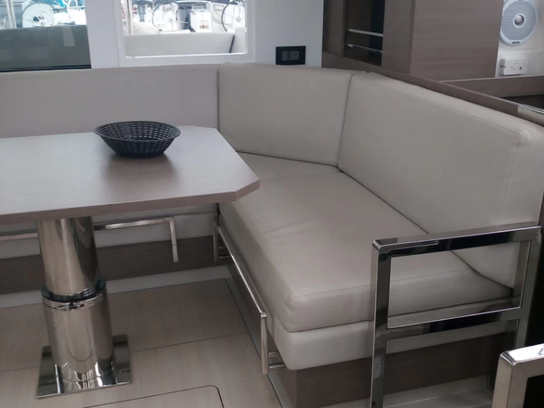 Catamaran te huur in Cannigione voor de beste prijs