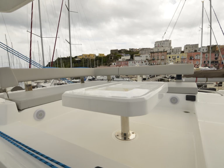 Bootverhuur Leopard Catamarans / Robertson & Caine Leopard 42 - 4 cab. in Procida via SamBoat