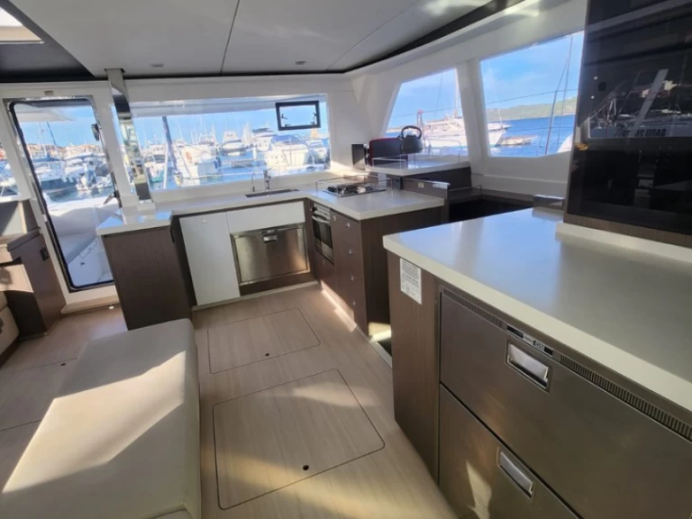 Huur Catamaran met of zonder schipper Leopard Catamarans / Robertson & Caine in Cannigione