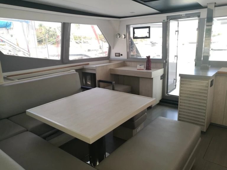 Huur Catamaran met of zonder schipper Leopard Catamarans / Robertson & Caine in Cannigione