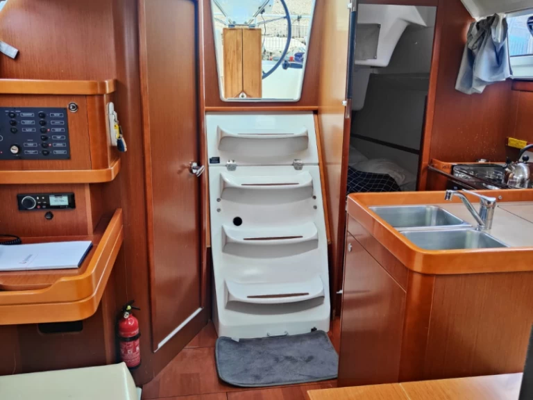 Huur een Bénéteau Oceanis 31 in Procida