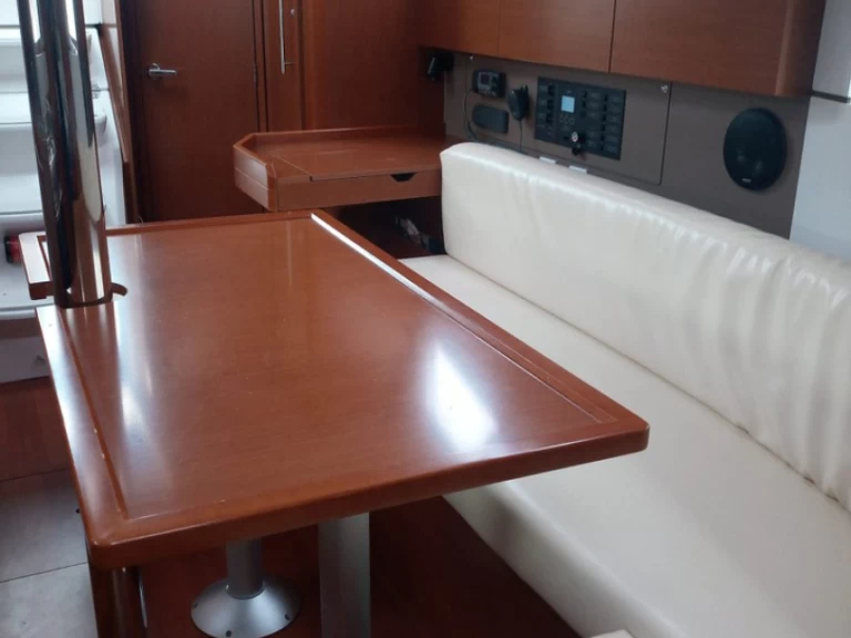 Bootverhuur Bénéteau Oceanis 35.1 in Cannigione via SamBoat