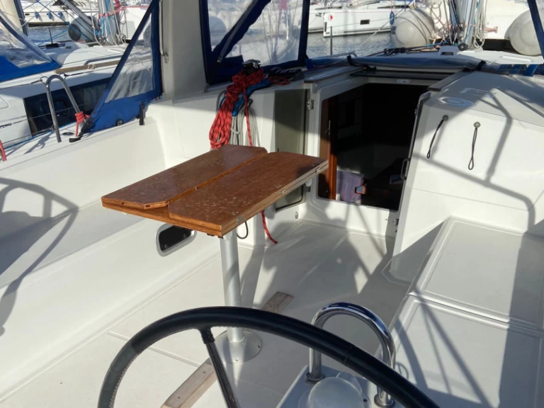 Bootverhuur Bénéteau Oceanis 38 in Procida via SamBoat