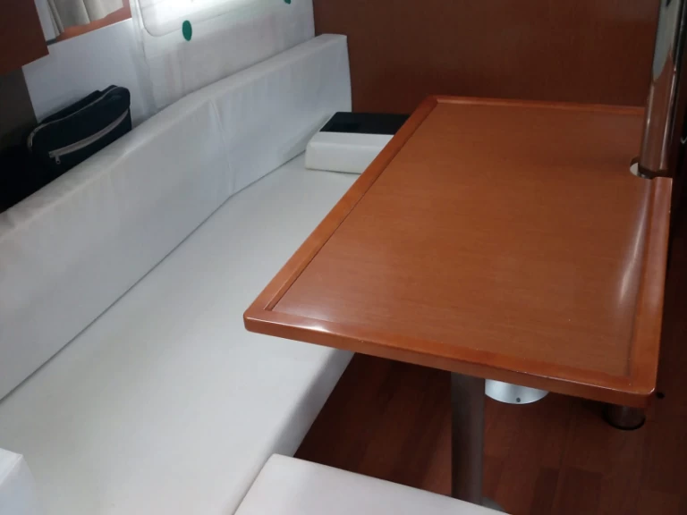 Verhuur Zeilboot in Cannigione - Bénéteau Oceanis 38