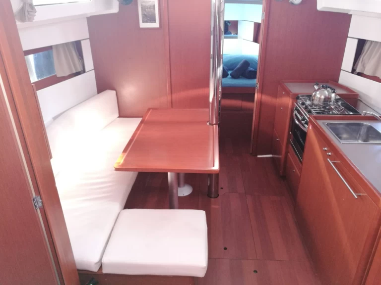 Bootverhuur Bénéteau Oceanis 38.1 in Furnari via SamBoat