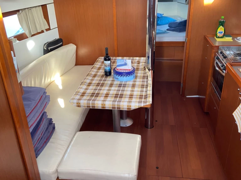 Bénéteau Oceanis 38.1 te huur van particulier of professional in Procida