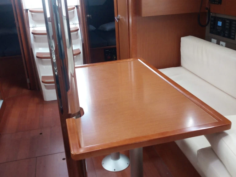 Huur Zeilboot met of zonder schipper Bénéteau in Cannigione