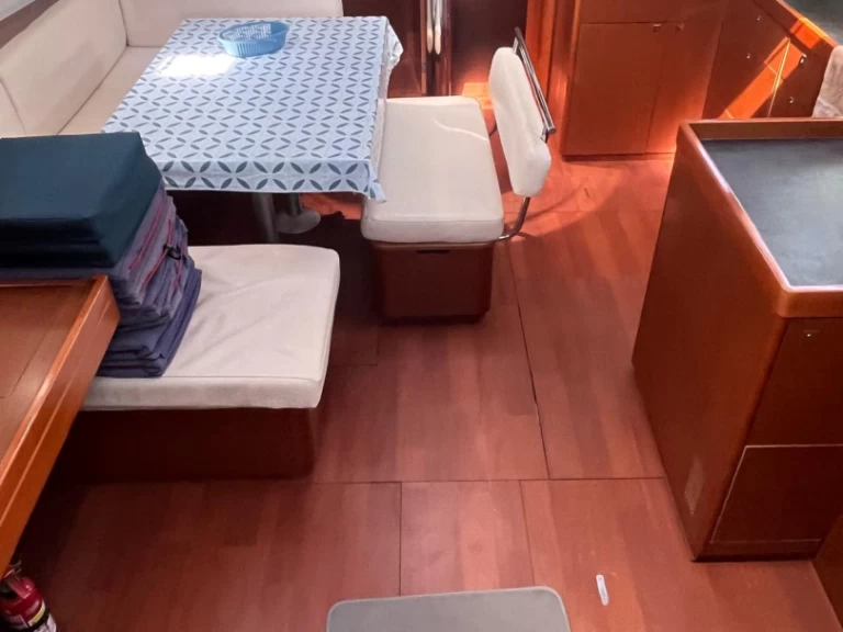 Verhuur Zeilboot Bénéteau met vaarbewijs