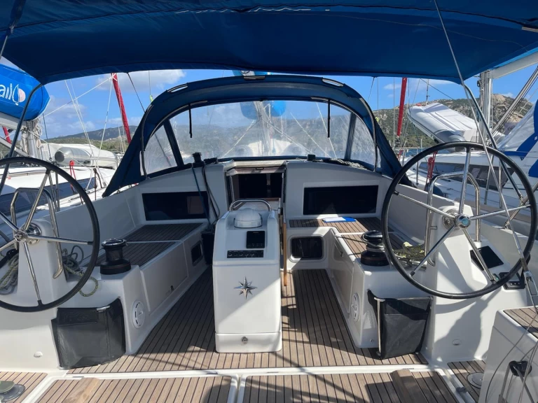 Bootverhuur Jeanneau Sun Odyssey 440 in Cannigione via SamBoat