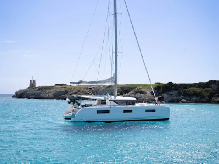 Verhuur Catamaran in Figari - Lagoon Lagoon 46