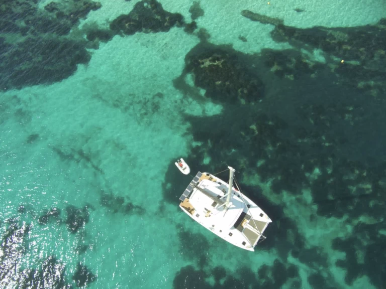 Huur Catamaran met of zonder schipper Lagoon in Figari