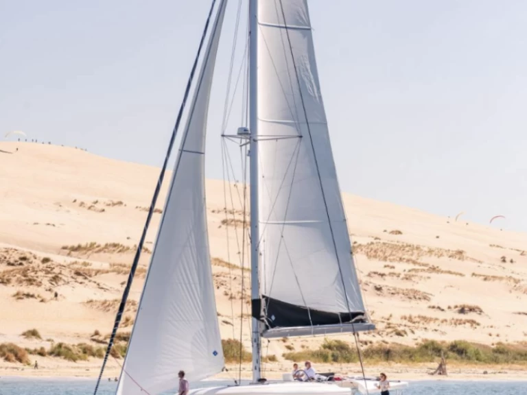 Verhuur Catamaran Lagoon met vaarbewijs