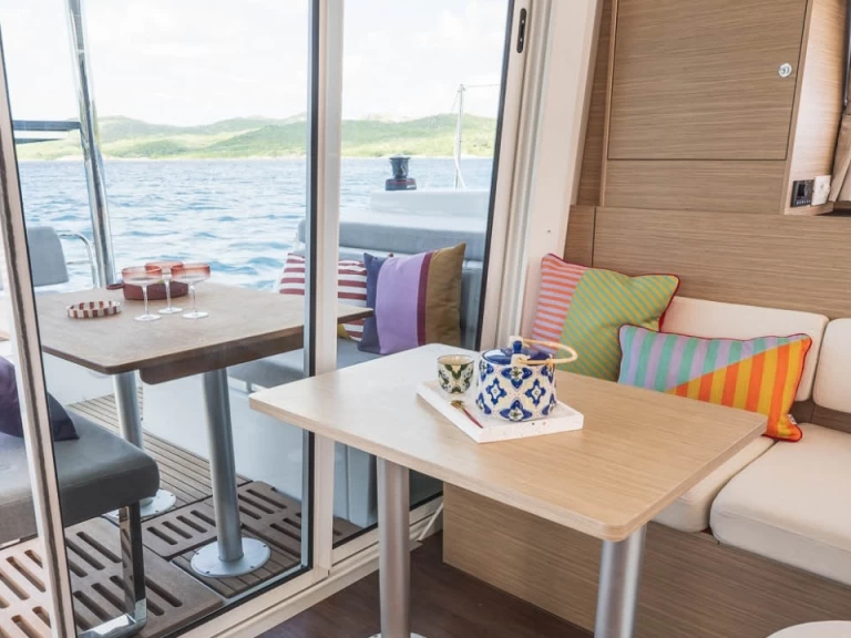 Huur Catamaran met of zonder schipper Lagoon in Figari