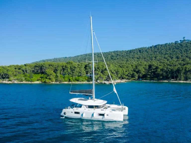 Huur een Lagoon Lagoon 42 in Kaštela