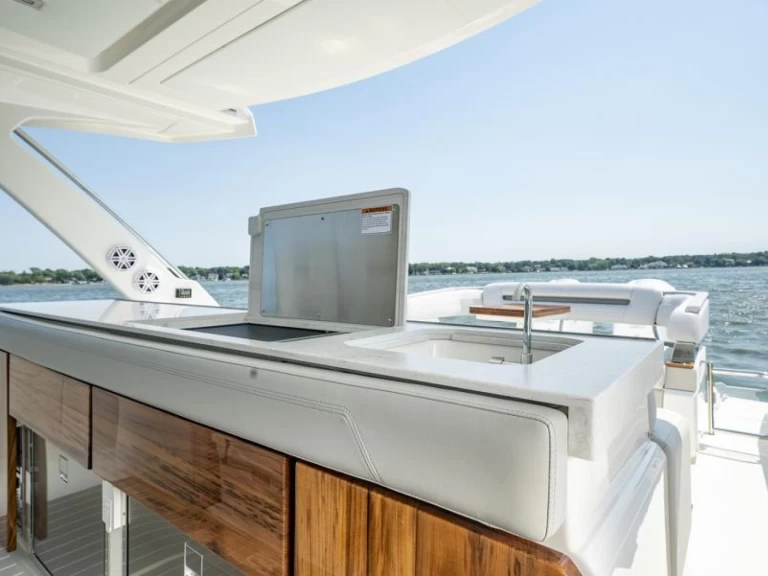 Verhuur Jacht Tiara met vaarbewijs