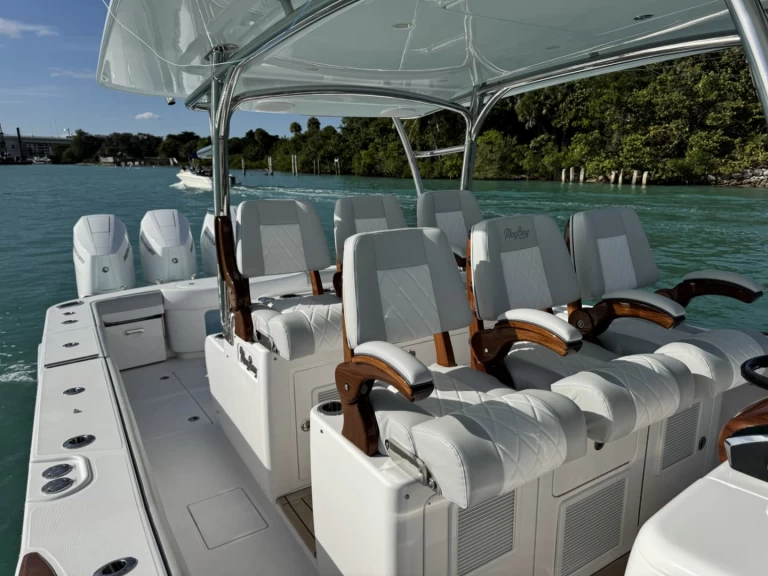 Verhuur Motorboot MAGBAY met vaarbewijs