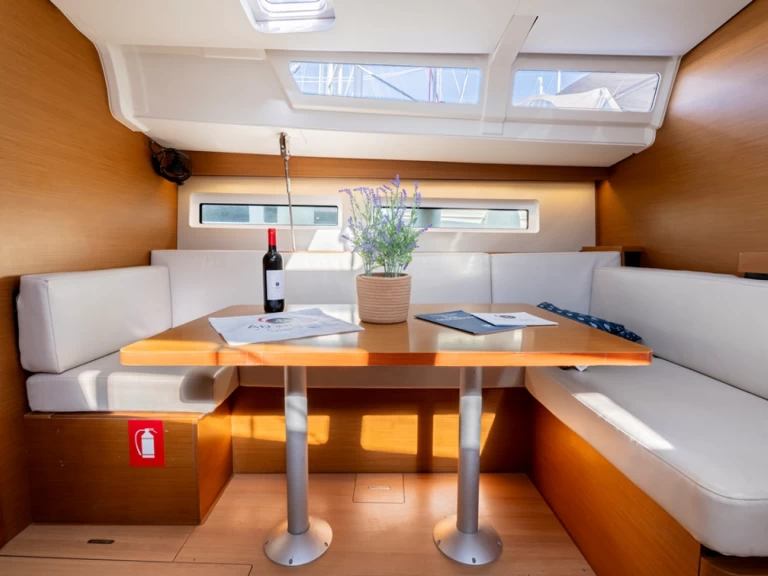 Bootverhuur Jeanneau Sun Odyssey 490 in Rhodes (City) via SamBoat