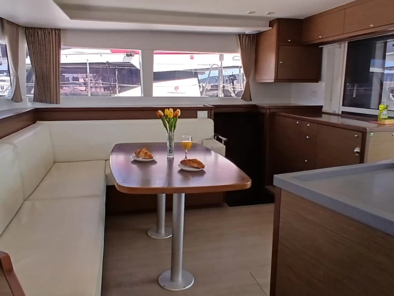 Huur een Lagoon Lagoon 450 Sport Top in Kaštela