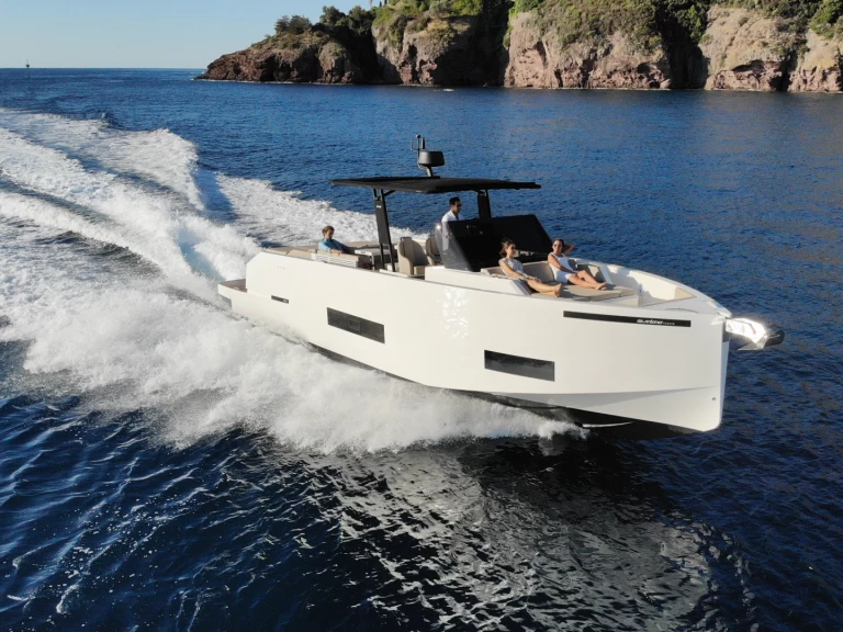 De Antonio De Antonio D42 Open te huur van particulier of professional in Lávrio