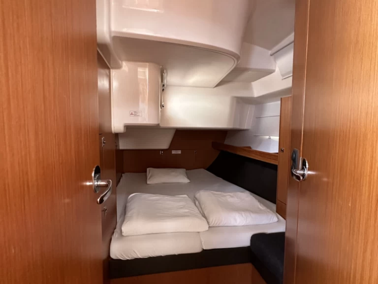 Bootverhuur Bavaria Cruiser 51 in Sukošan via SamBoat