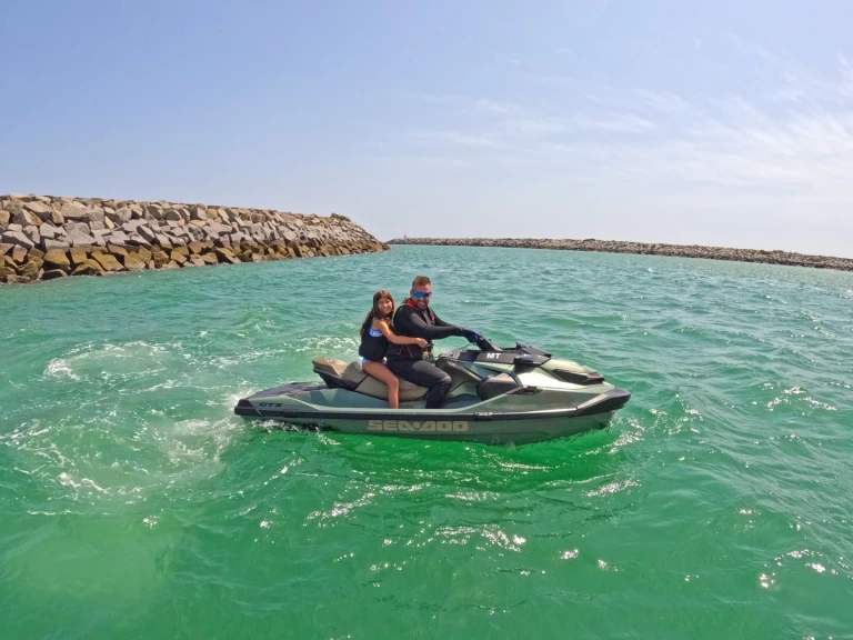 Verhuur Jet Ski Sea-Doo met vaarbewijs