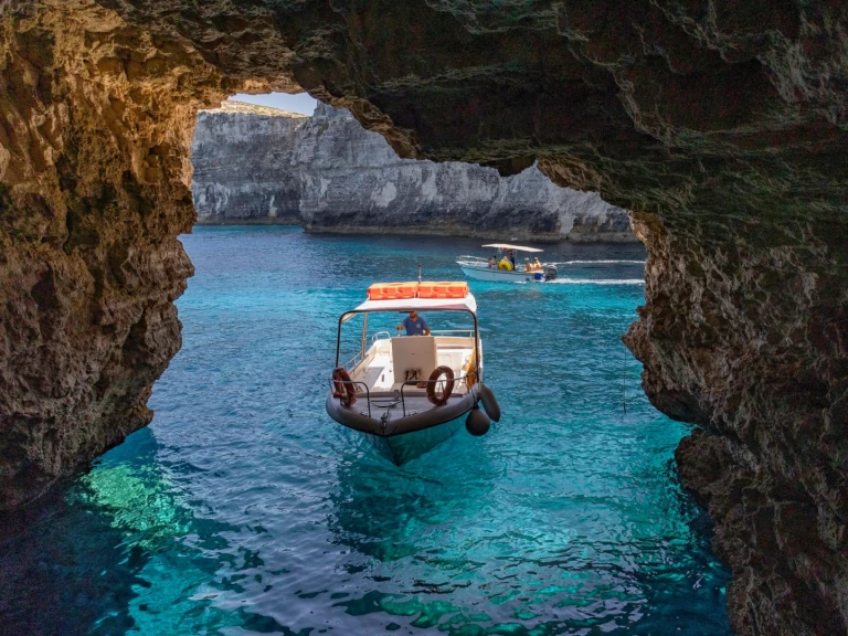 Huur Motorboot met of zonder schipper Chadron in Wereld