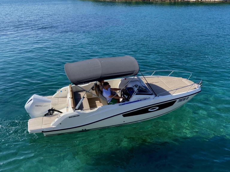 Huur een Quicksilver Activ 675 Sundeck in Tribunj