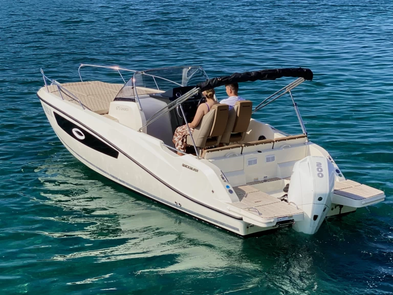 Bootverhuur Tribunj goedkoop Activ 675 Sundeck