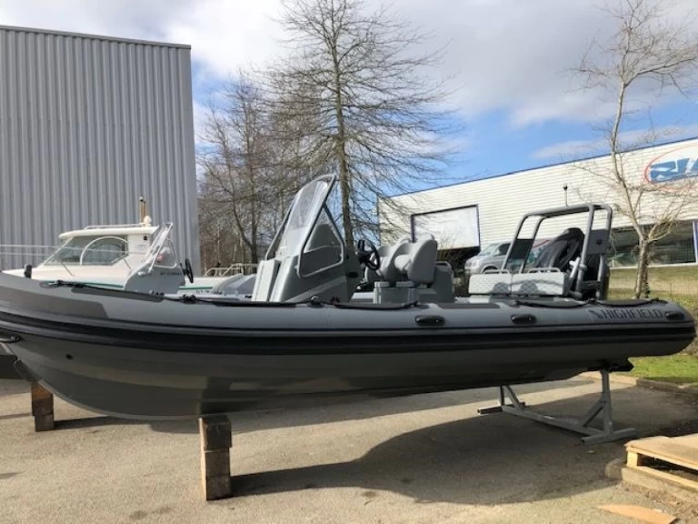 Huur RIB met of zonder schipper Highfield in Port-Haliguen